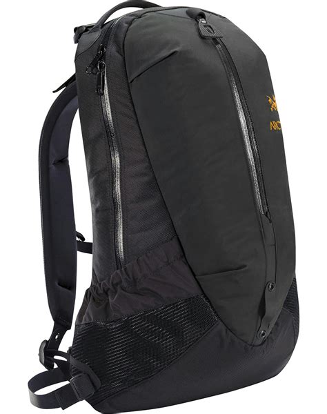 arcteryx arro 22 backpack.